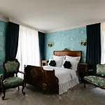 Ateneea Luxury