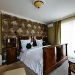 Ateneea Luxury Lägenhetshotell 3*