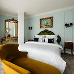 Ateneea Luxury Lägenhetshotell