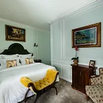 Ateneea Luxury Lägenhetshotell 3*