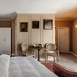 Ateneea Luxury