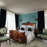 Lägenhetshotell Ateneea Luxury 3*
