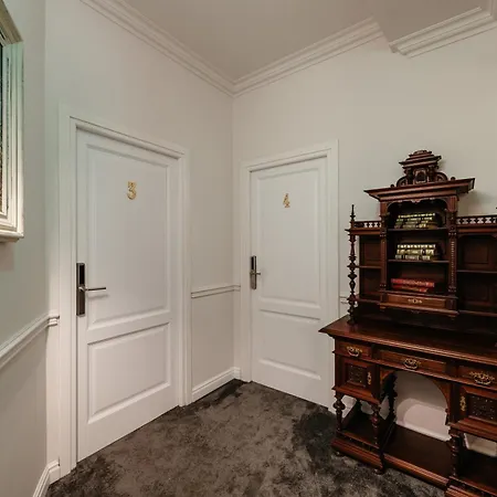 Ateneea Luxury Апарт-отель