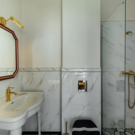 Ateneea Luxury Apartahotel