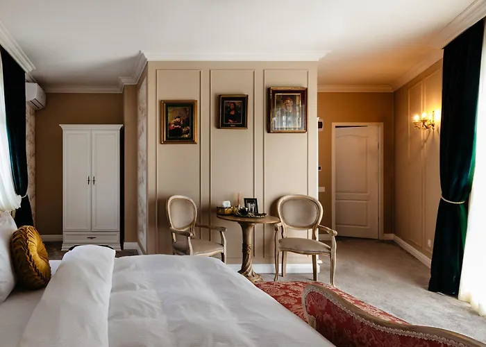 Апарт-отель Ateneea Luxury 3*