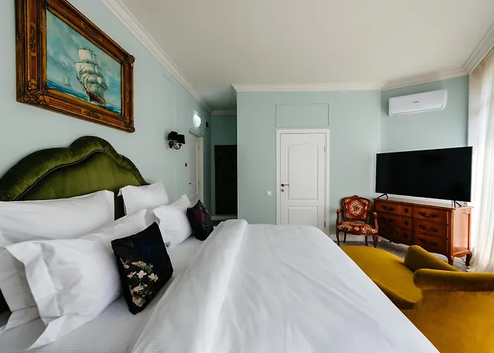 Hotel de apartamente Ateneea Luxury 3*